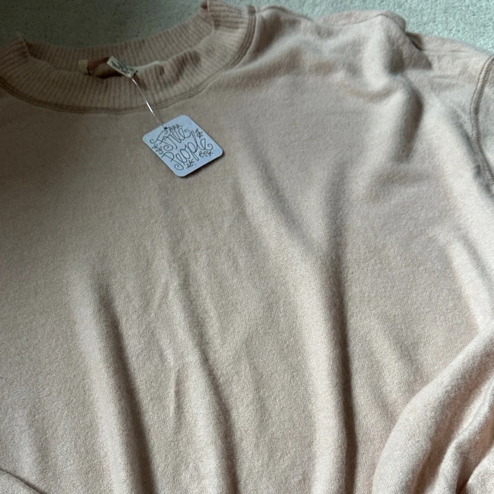 Free People Long Sleeve Sweater! - Picture 7 of 7